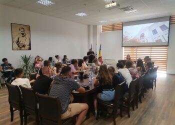 Nxënësit dhe të rinjtë arumunë nga Shqipëria mbyllin kampin veror ARC 2023