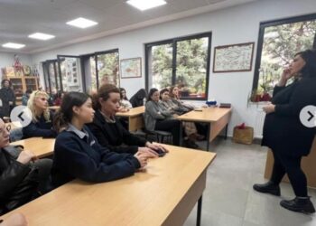 Udhërrëfyes për të ardhmen! Takim i drejtueses së Fondacionit HM në gjimnazin “Partizani” në Tiranë