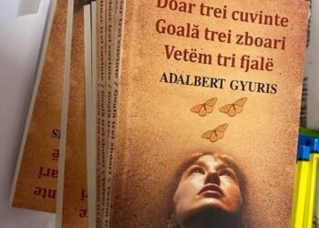 Doli edhe arumanisht përmbledhja e vargjeve “Vetëm tri fjalë” nga Adalbert Gyuris