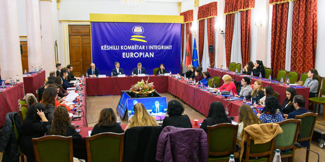 Përfaqësuesja e Fondacionit HM mori pjesë në takimin e Këshillit Kombëtar të Integrimit Evropian (KKIE) në bashkëpunim me European Movement Albania (EMA)